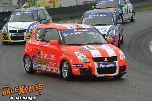 Verspaget driftend door de bocht